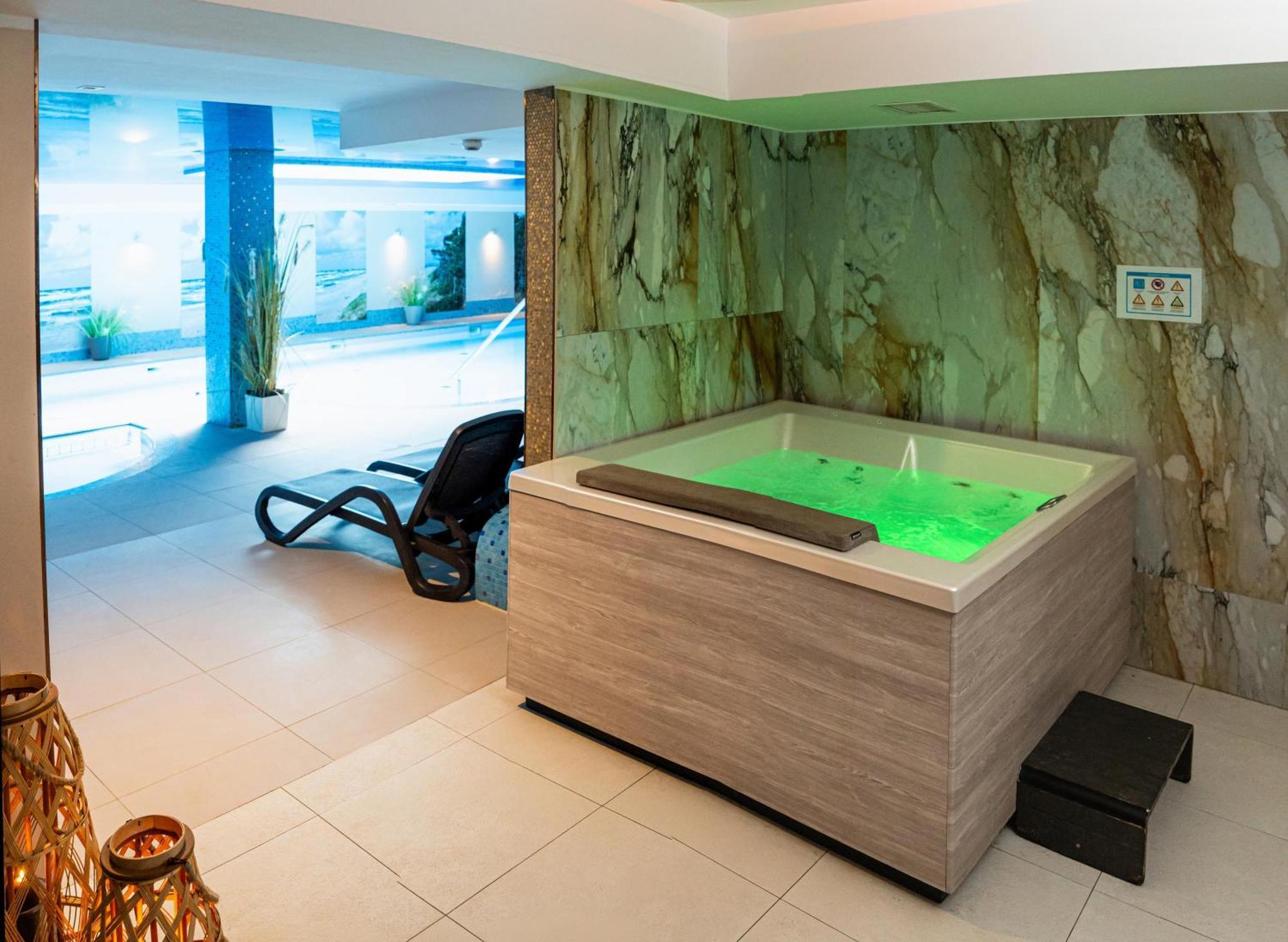 Hotel Szafir Jastrzębia Góra Extérieur photo